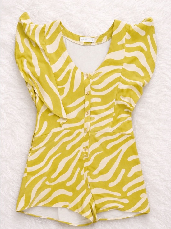 Ces Femme Pants - Ces Femme Romper Size Small Yellow Zebra Print Ruffle Sleeve Summer Vacation